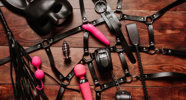 sex toys e giochi bondage usati per far impazzire un uomo a letto